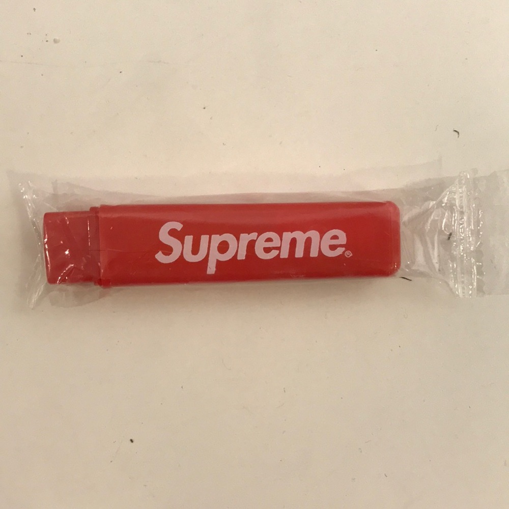 Supreme toothbrush